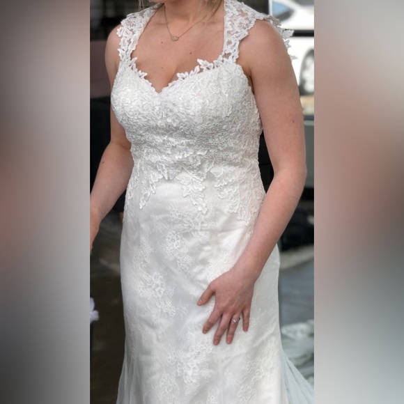 BRAND NEW WEDDING DRESS ✨ - Picture 2 of 7